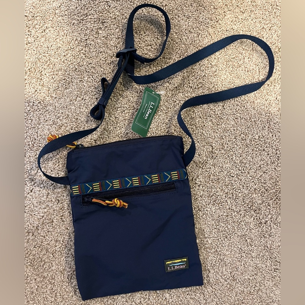 NWT Navy LL Bean Mountain Classic crossbody bag